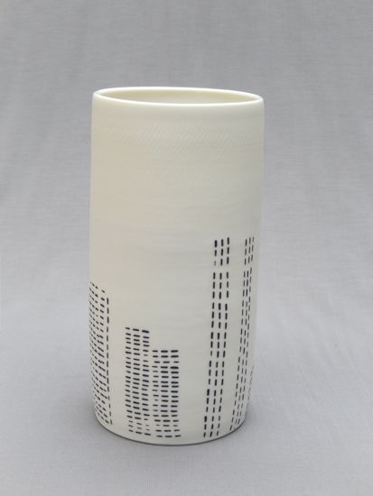 Vase noir et blanc, hauteur: 18,5 cm